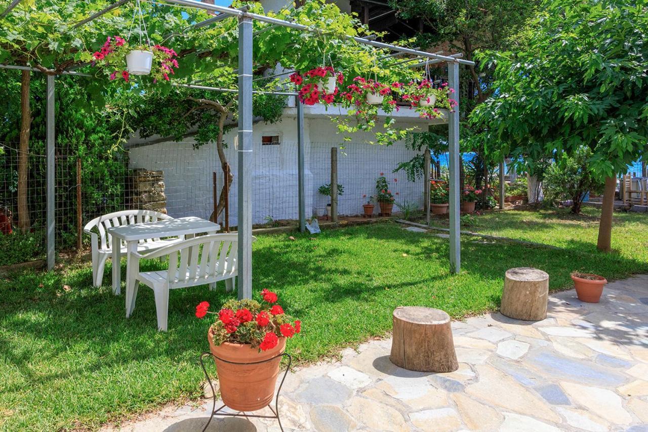 Agapitos Apartments Nikiti  Extérieur photo