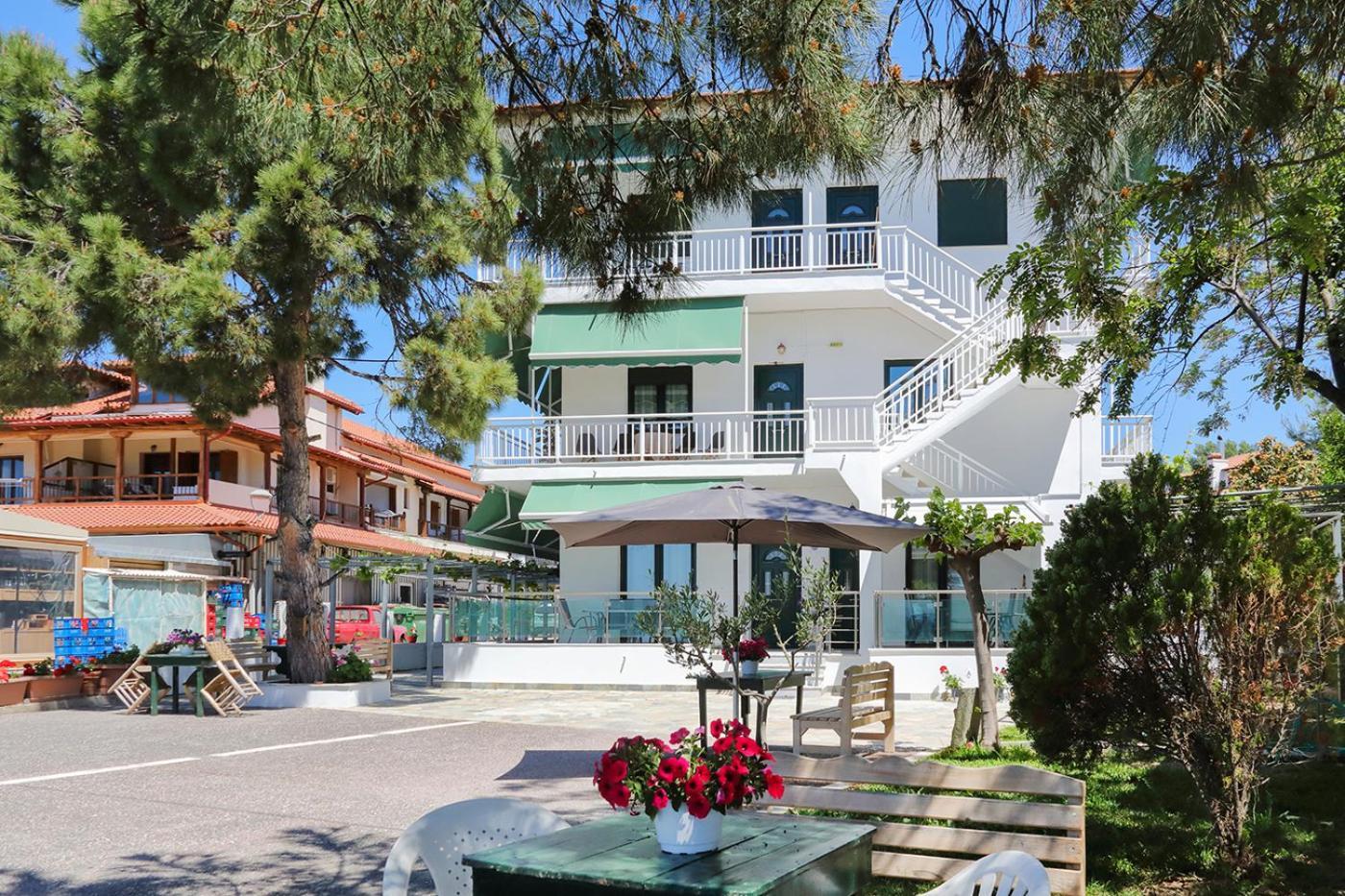 Agapitos Apartments Nikiti  Extérieur photo